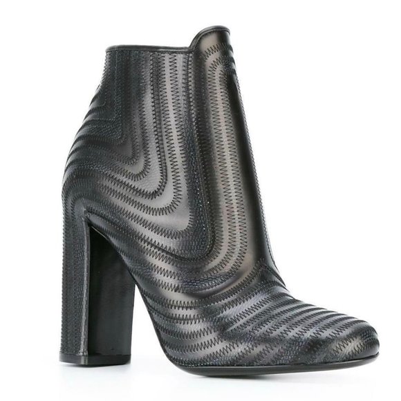 NWOB Salvatore Ferragamo Black Leather Feeling Zig Zag Ankle Boots